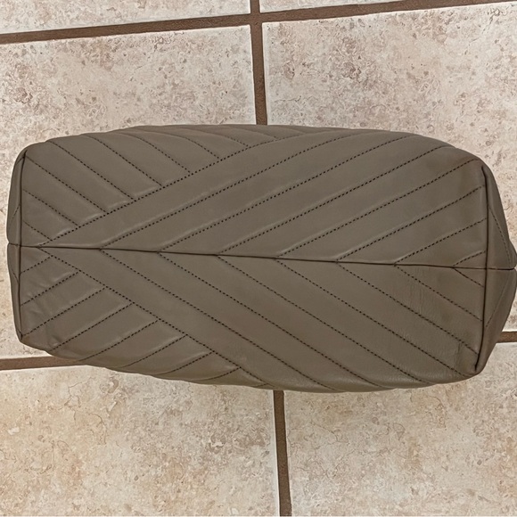Tory Burch Kira Chevron Tote Bag - Picture 5 of 16